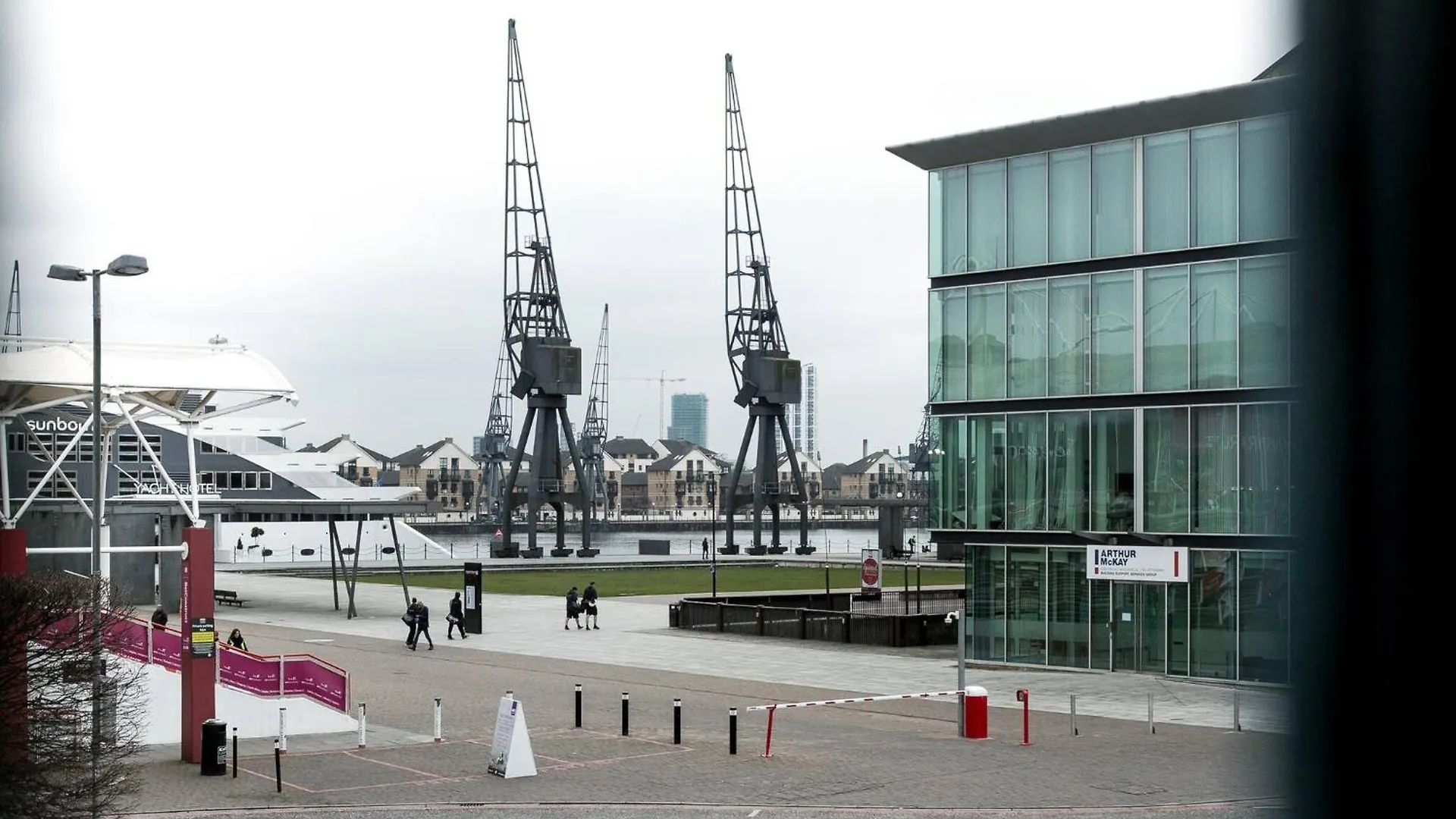 Wild Roses Serviced Apartments - Excel Warehouse 1 London