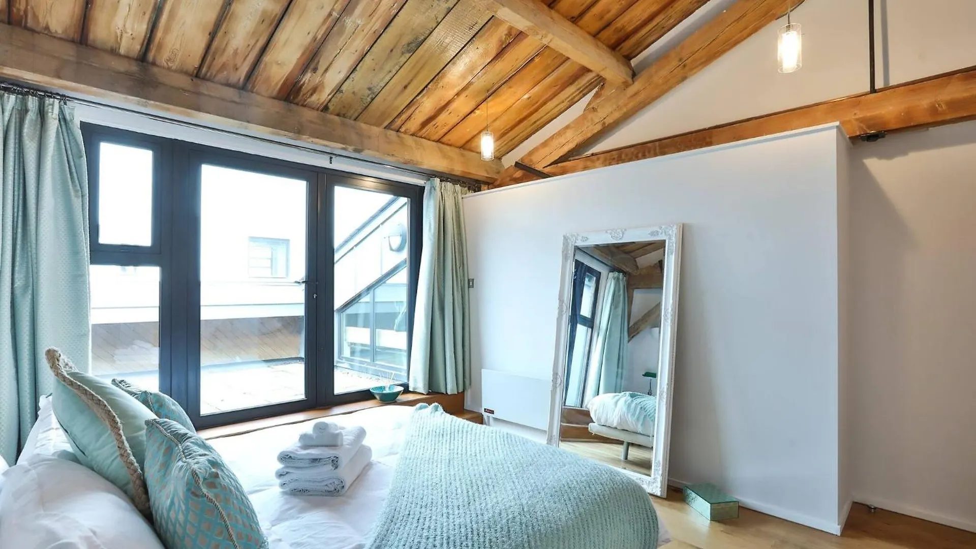 Wild Roses Serviced Apartments - Excel Warehouse 1 London United Kingdom