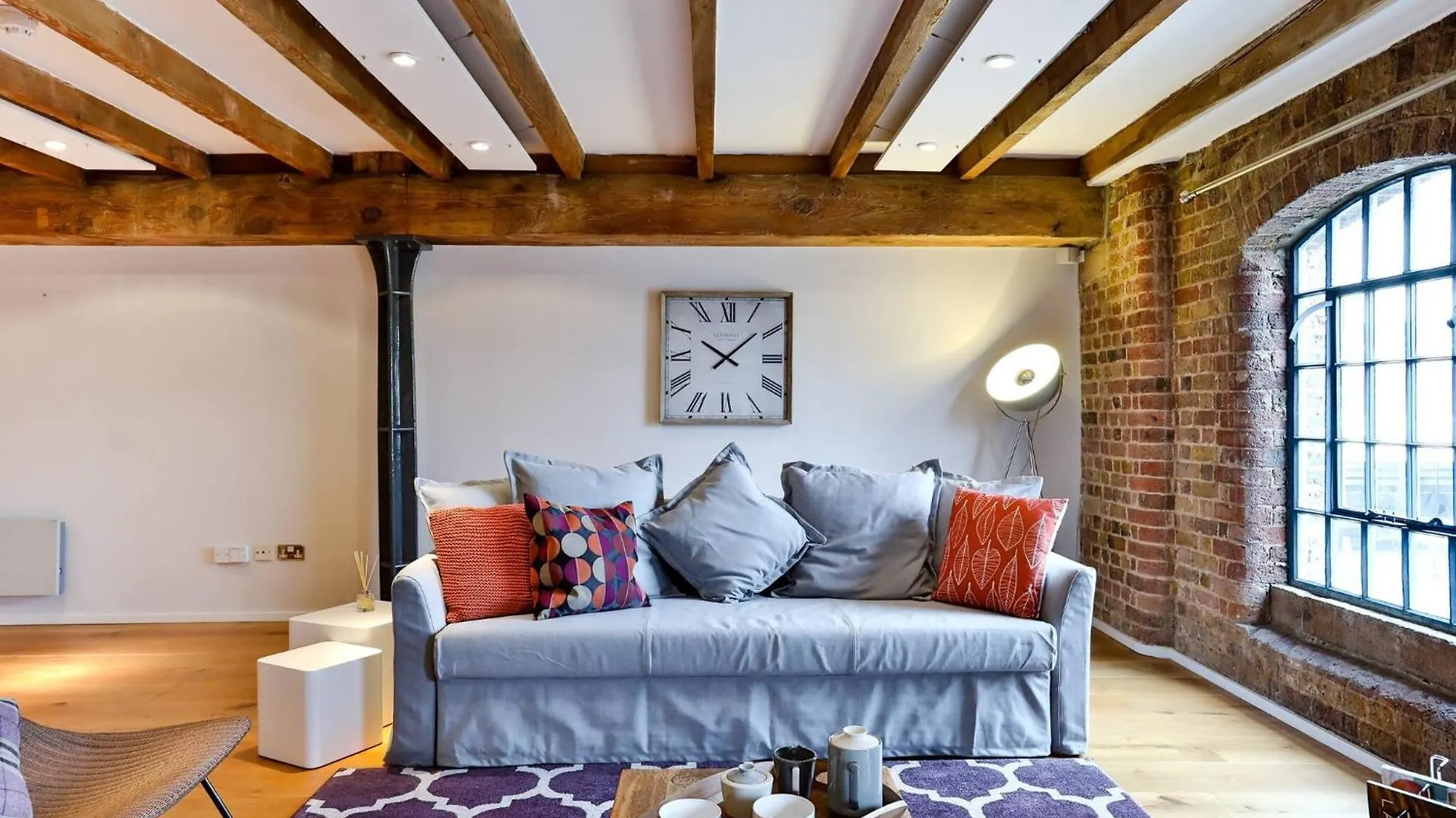Wild Roses Serviced Apartments - Excel Warehouse 1 London