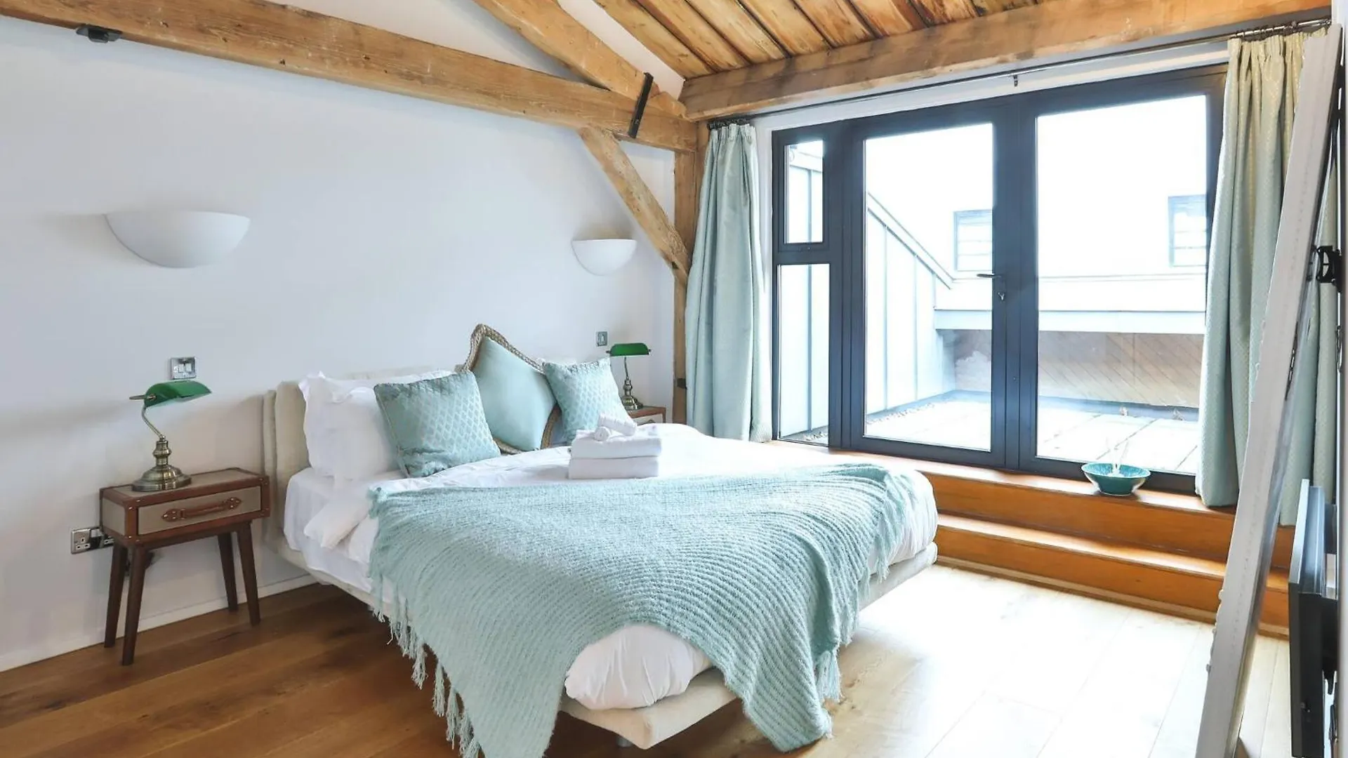 Wild Roses Serviced Apartments - Excel Warehouse 1 London United Kingdom