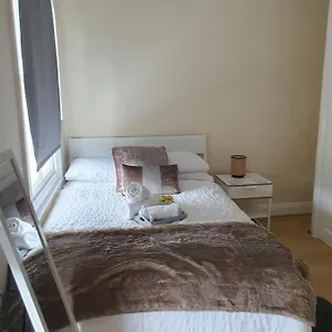 Cozy Bedroom C London