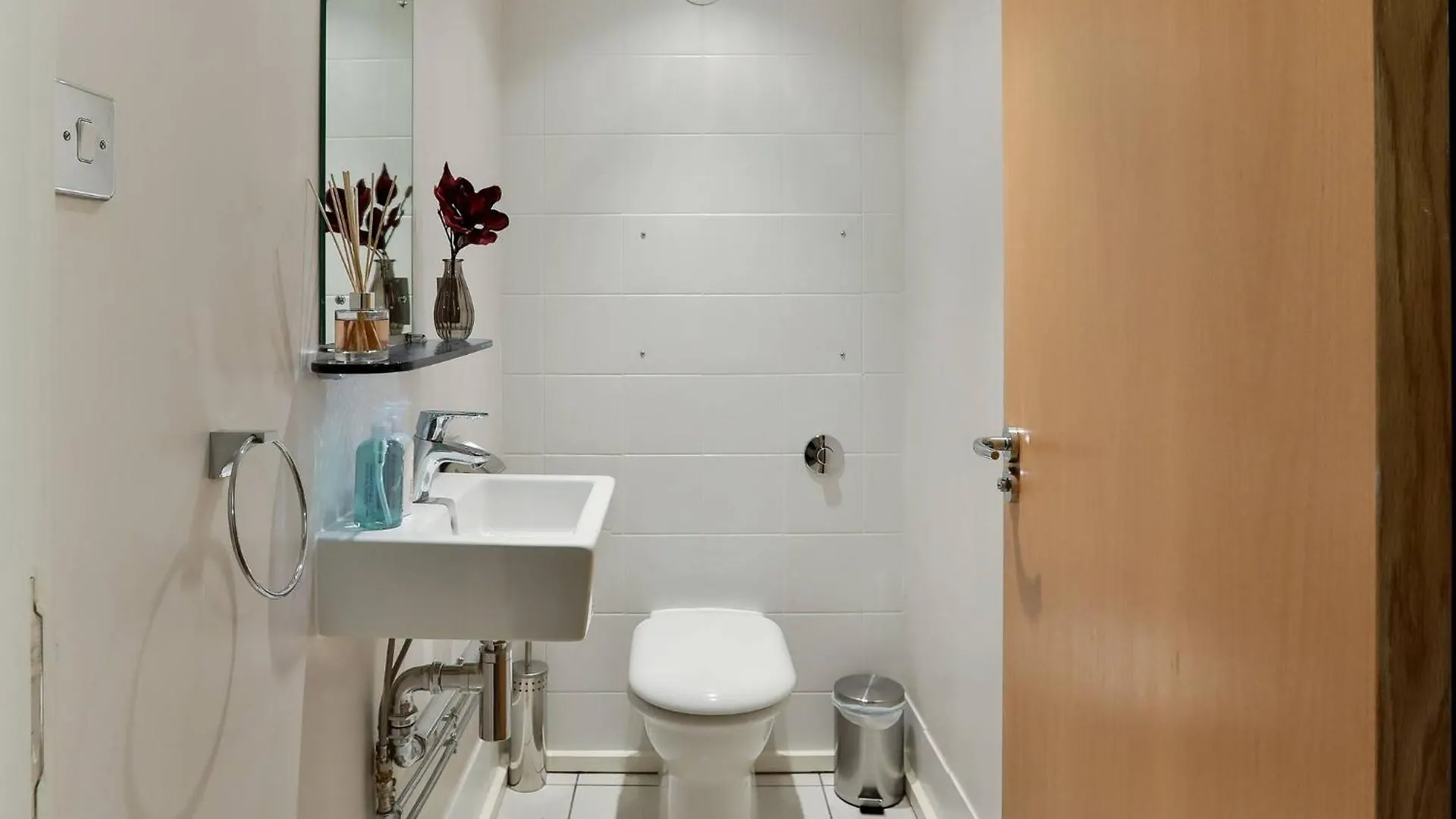 Wild Roses Serviced Apartments - Excel Warehouse 1 London 0*,
